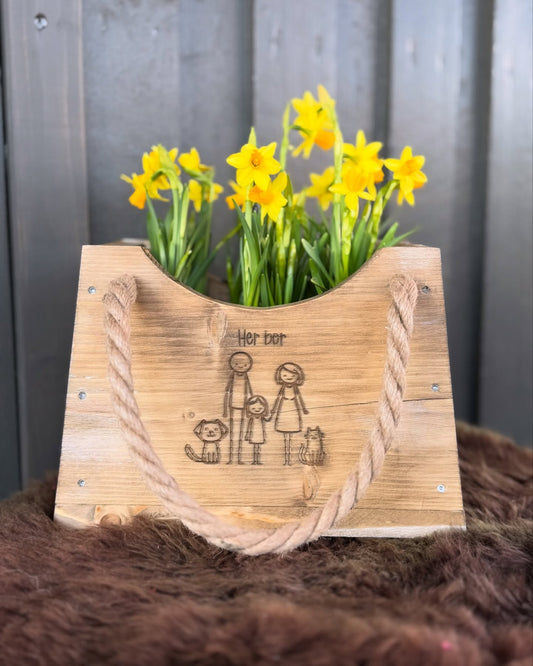 Blomsterkasse med gravering